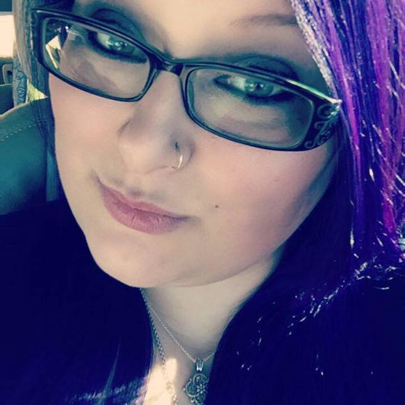 Meet your Posher, Ayla - Picture 1 of 1